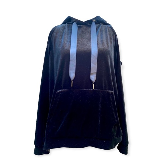 Forever 21 Sweaters - FOREVER21+ black velvet open shoulder hoodie